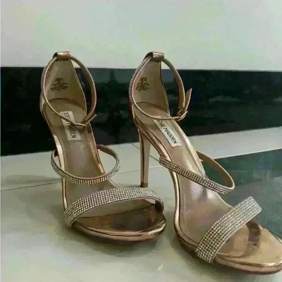 Steve Madden open toe silver crystal beaded heels with gold accents in  size 8 - Picture 3 of 7